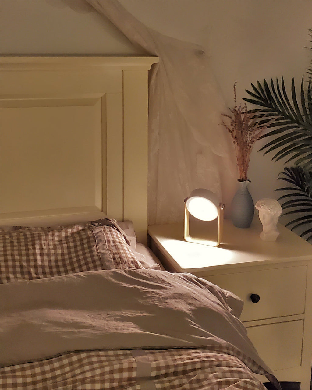 GlowHaven Honeycomb Portable Table Lamp With Cozy Glow | Temsk