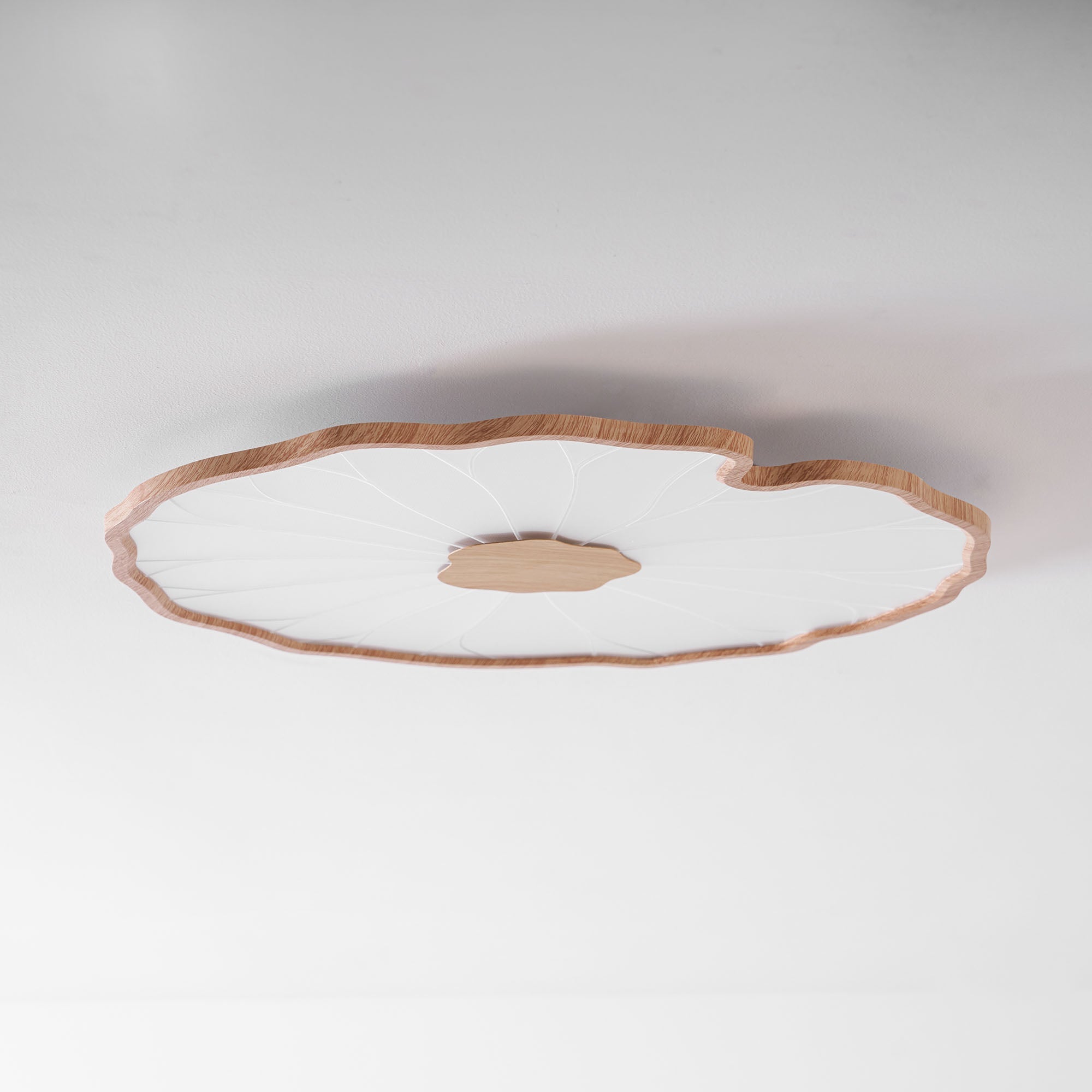 Lotus Leaf Ceiling Light With Wood Look, Acrylic And Metal, LED 3000K-6000K | Temsk
