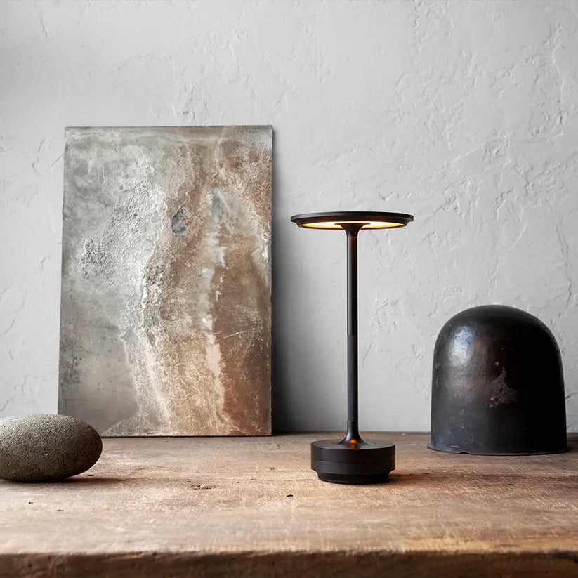 AuroraLine Sleek Table Lamp For Modern Interiors And Ambience | Temsk