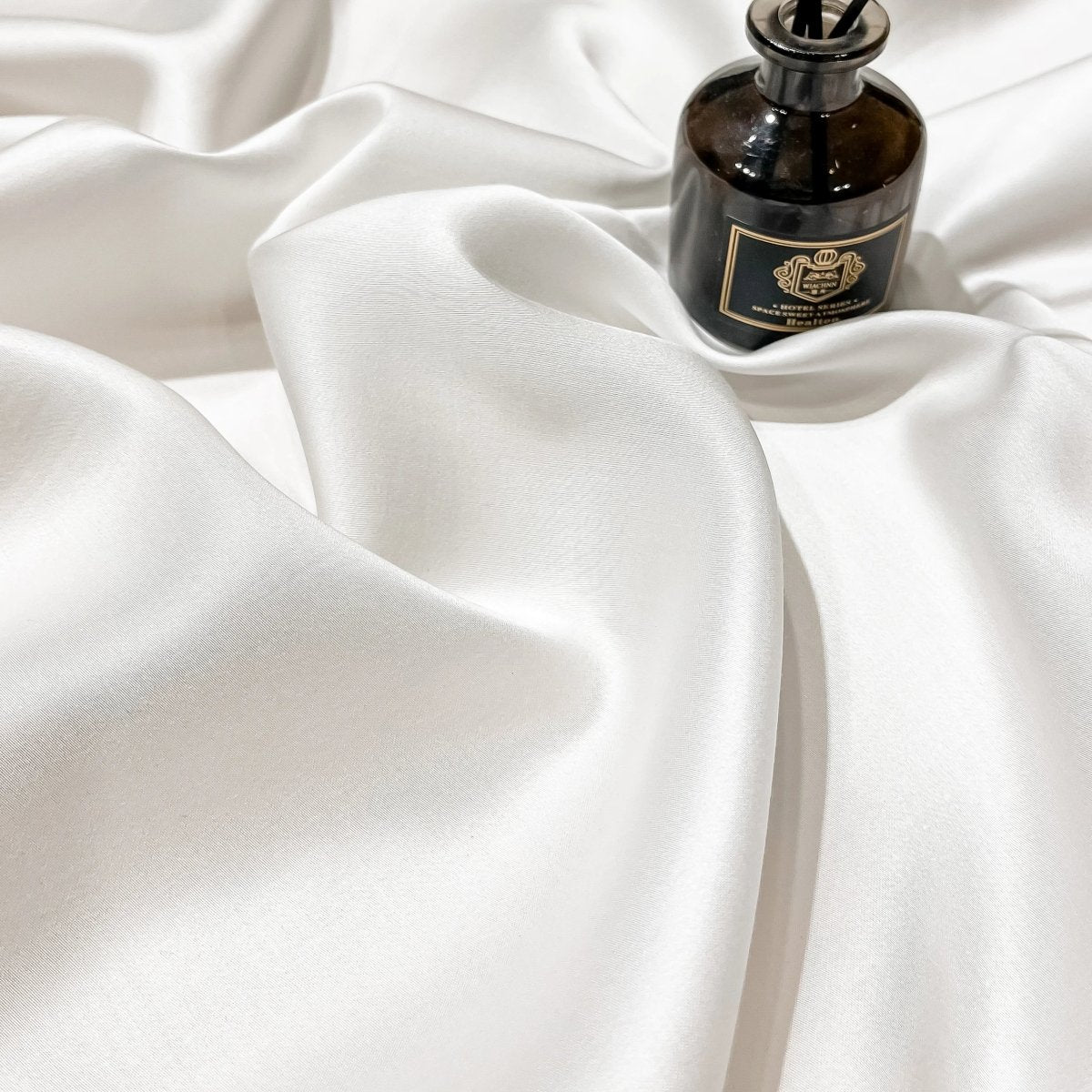 SilkHarbor Elegant Mulberry Silk Fitted Sheet With Deep Pocket | Temsk