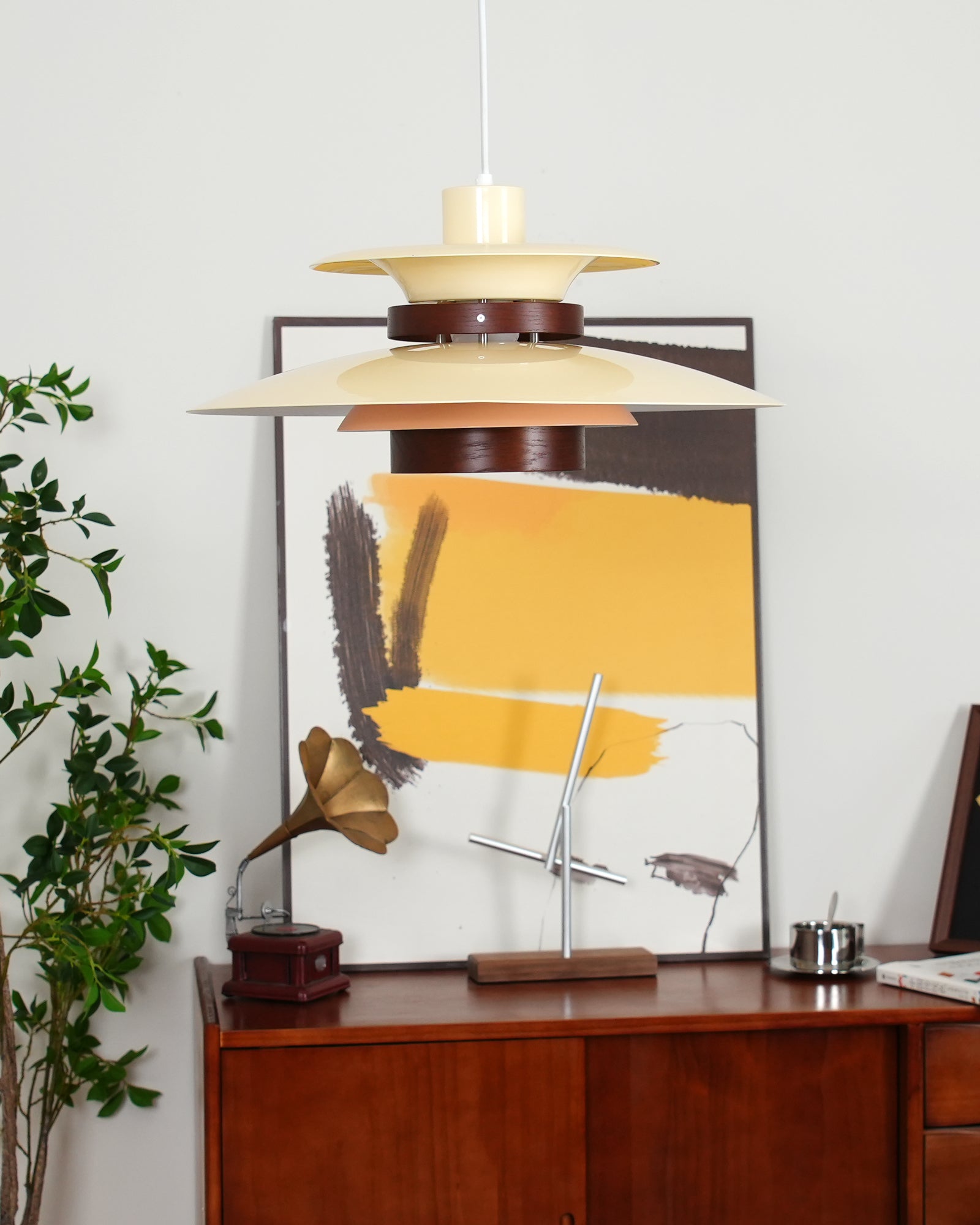 Astraea Pendant Light With Timeless Elegance And Warm Glow | Snurv | Temsk