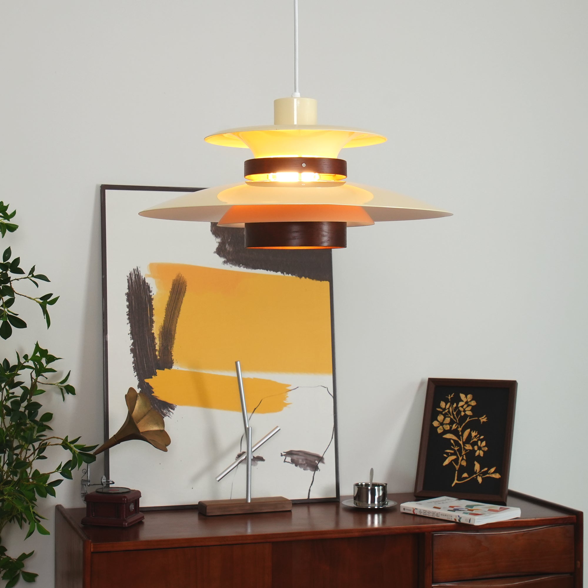 Astraea Pendant Light With Timeless Elegance And Warm Glow | Snurv | Temsk