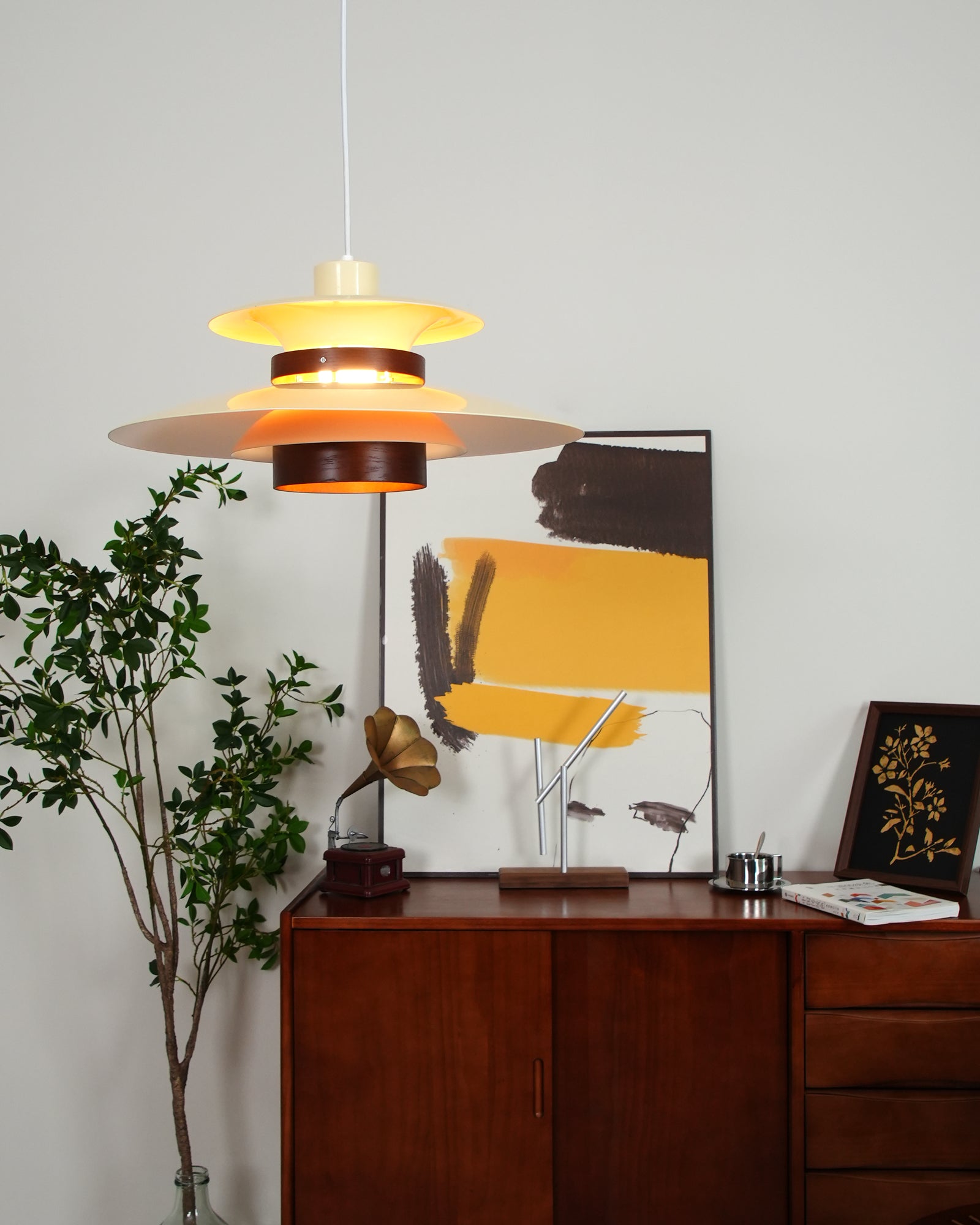 Astraea Pendant Light With Timeless Elegance And Warm Glow | Snurv | Temsk