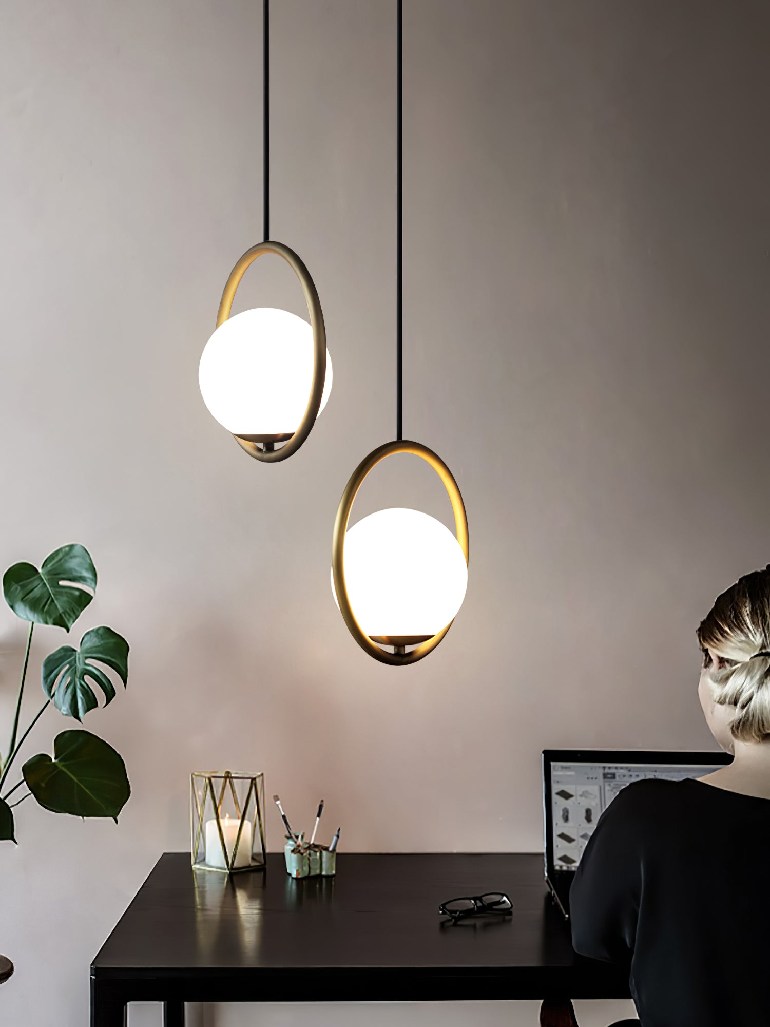 Astraea Modern Pendant Lamp for Elegant Living Spaces | Snurv | Temsk