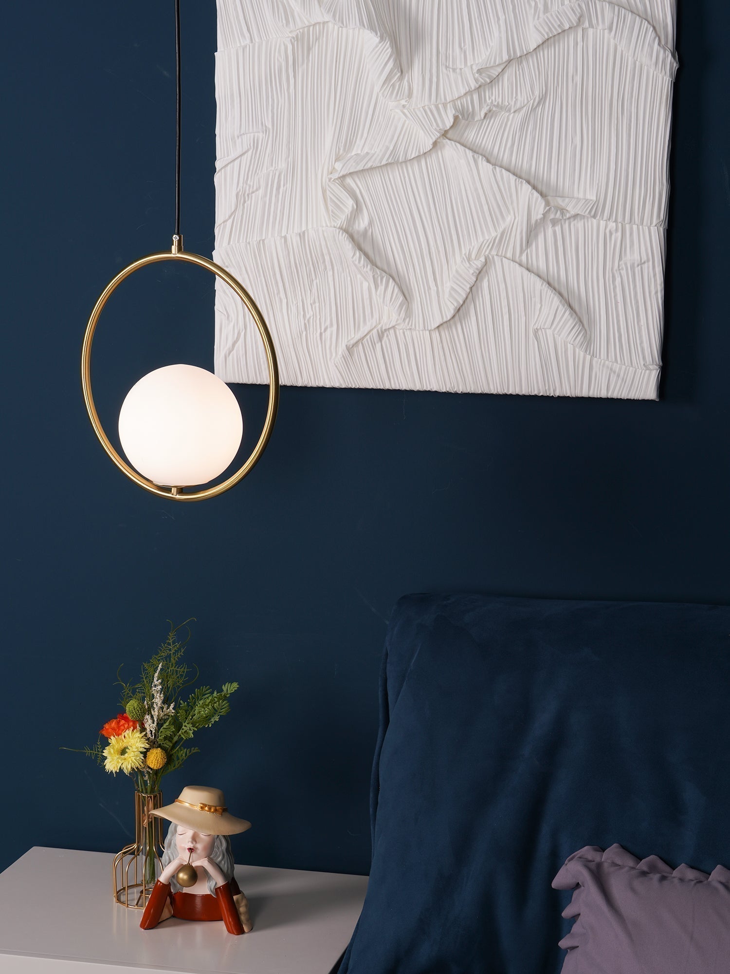 Astraea Modern Pendant Lamp for Elegant Living Spaces | Snurv | Temsk