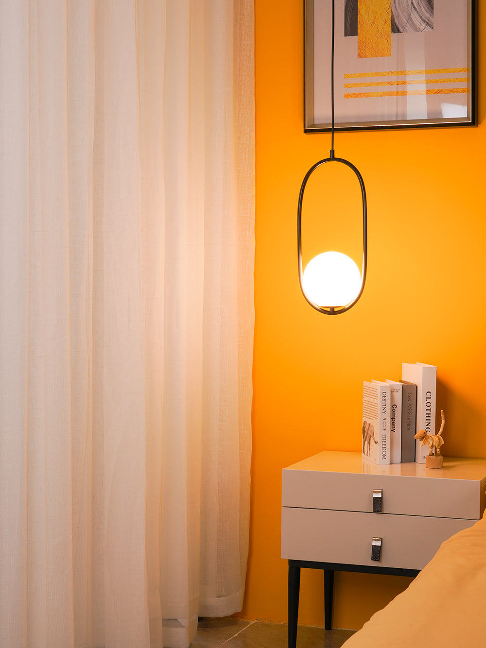 Astraea Modern Pendant Lamp for Elegant Living Spaces | Snurv | Temsk