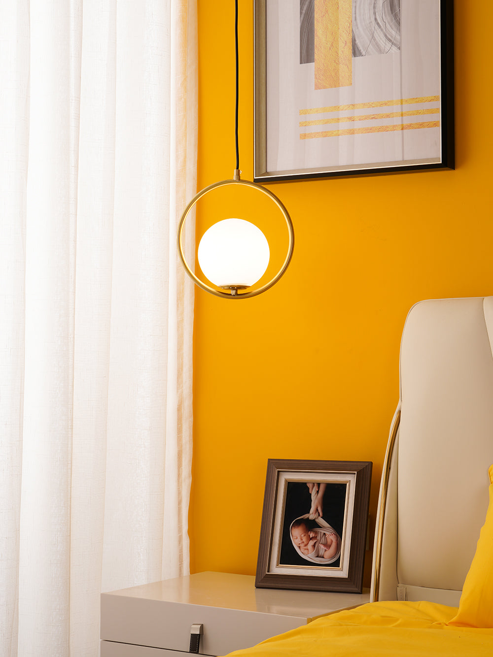 Astraea Modern Pendant Lamp for Elegant Living Spaces | Snurv | Temsk