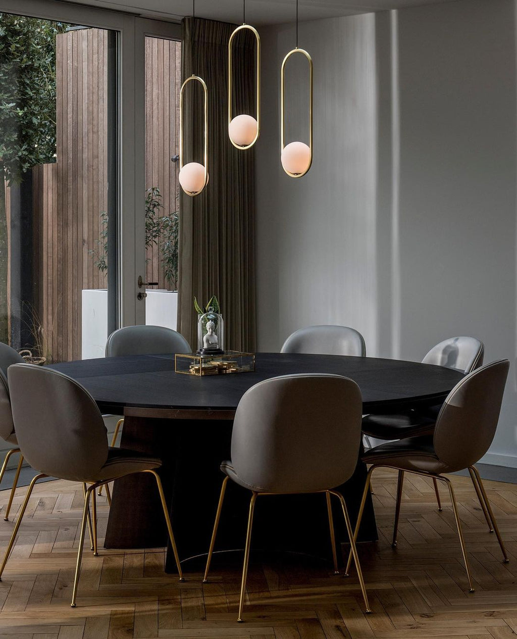 Astraea Modern Pendant Lamp for Elegant Living Spaces | Snurv | Temsk