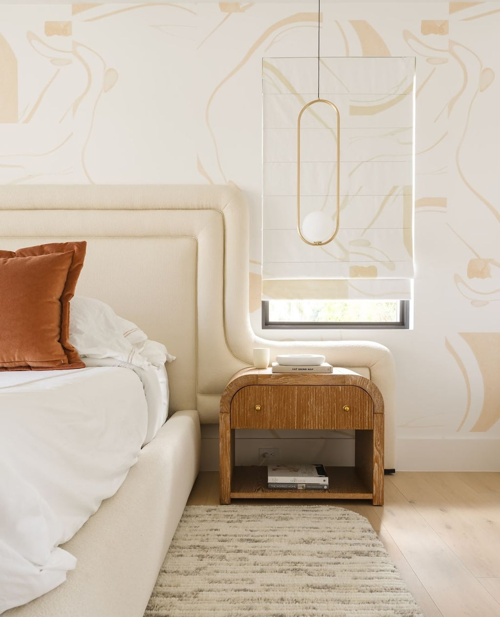Astraea Modern Pendant Lamp for Elegant Living Spaces | Snurv | Temsk