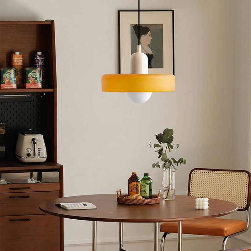Nordische Pendelleuchte mit Retro-Glas-Look für bunte moderne Räume | Temsk