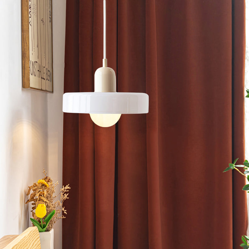 Nordische Pendelleuchte mit Retro-Glas-Look für bunte moderne Räume | Temsk