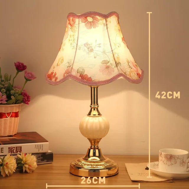 LuminaNord Table Lamp With Vintage Styling For Classic Home Decor | Temsk