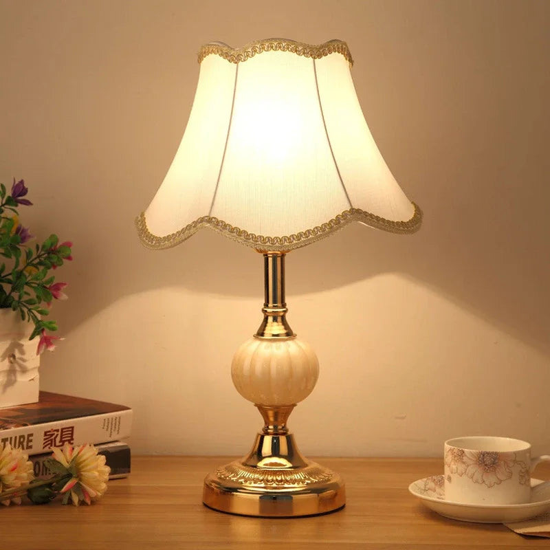 LuminaNord Table Lamp With Vintage Styling For Classic Home Decor | Temsk