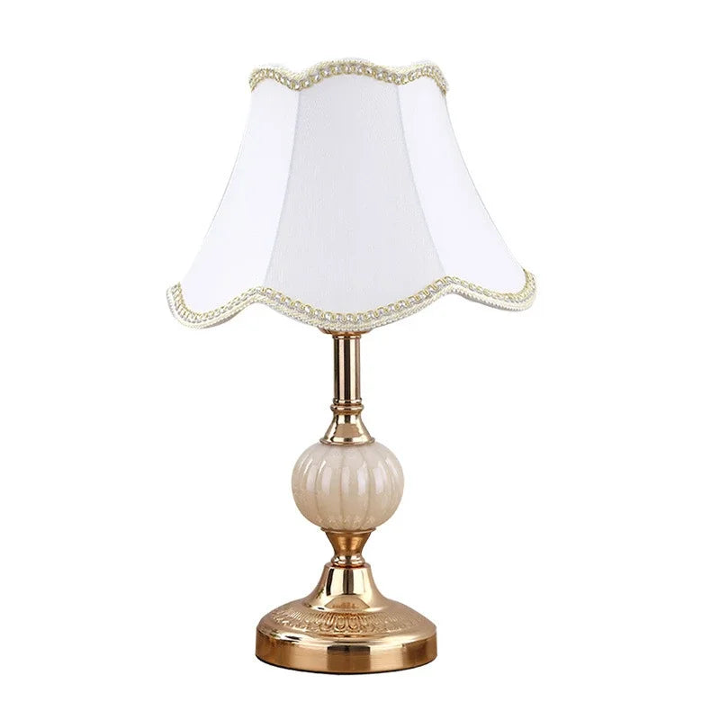 LuminaNord Table Lamp With Vintage Styling For Classic Home Decor | Temsk