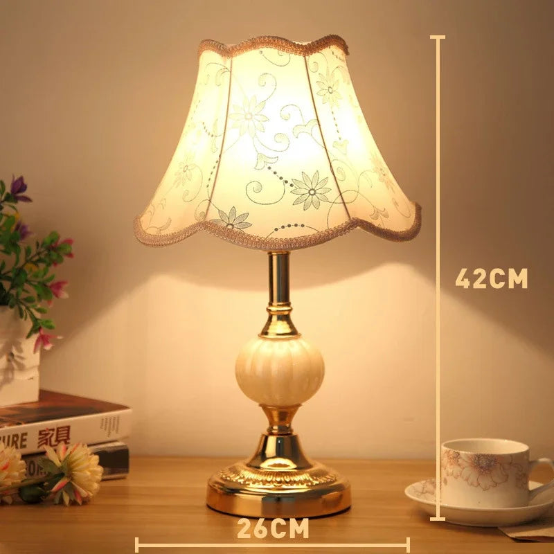 LuminaNord Table Lamp With Vintage Styling For Classic Home Decor | Temsk