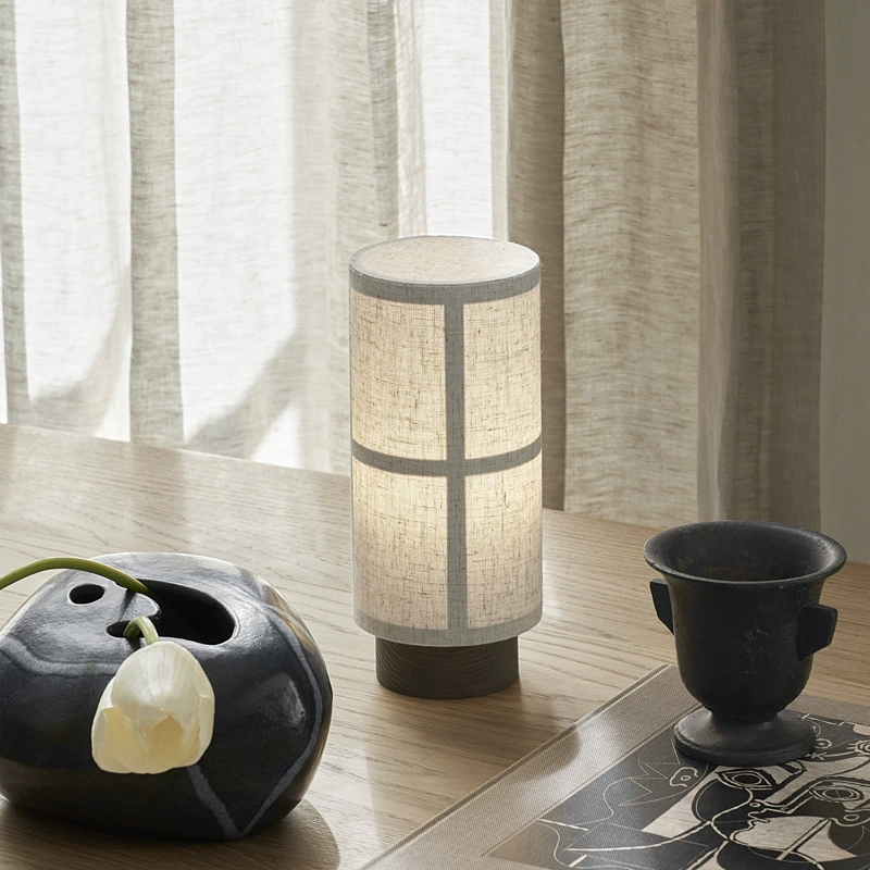 Nori Japanese-Inspired Linen Shade Table Lamp With Wooden Base | Temsk