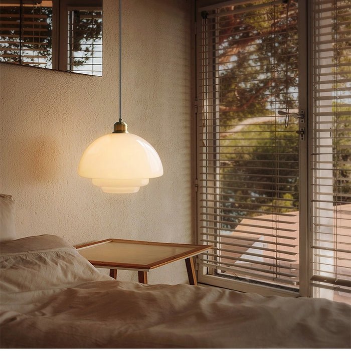 Milchige Pendelleuchte mit weißem Glasschirm für moderne Midcentury-Dekoration | Temsk