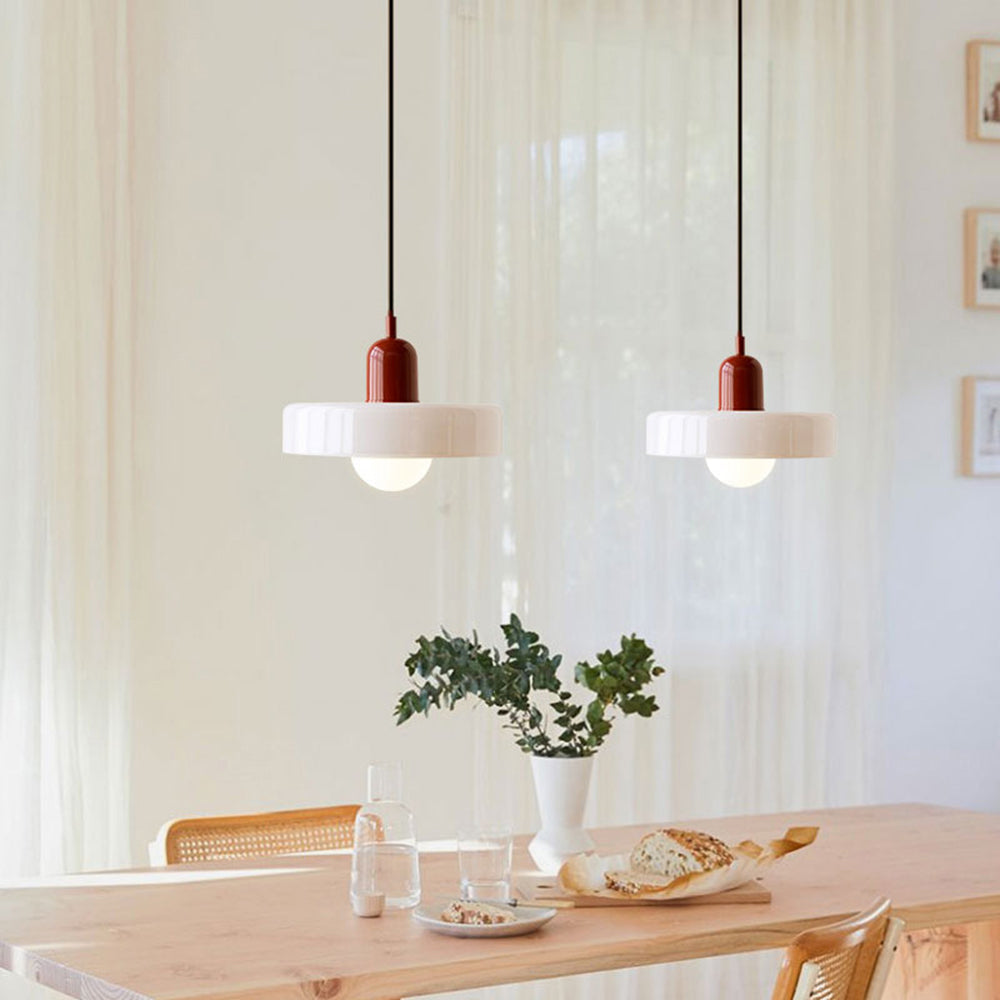 Nordische Pendelleuchte mit Retro-Glas-Look für bunte moderne Räume | Temsk