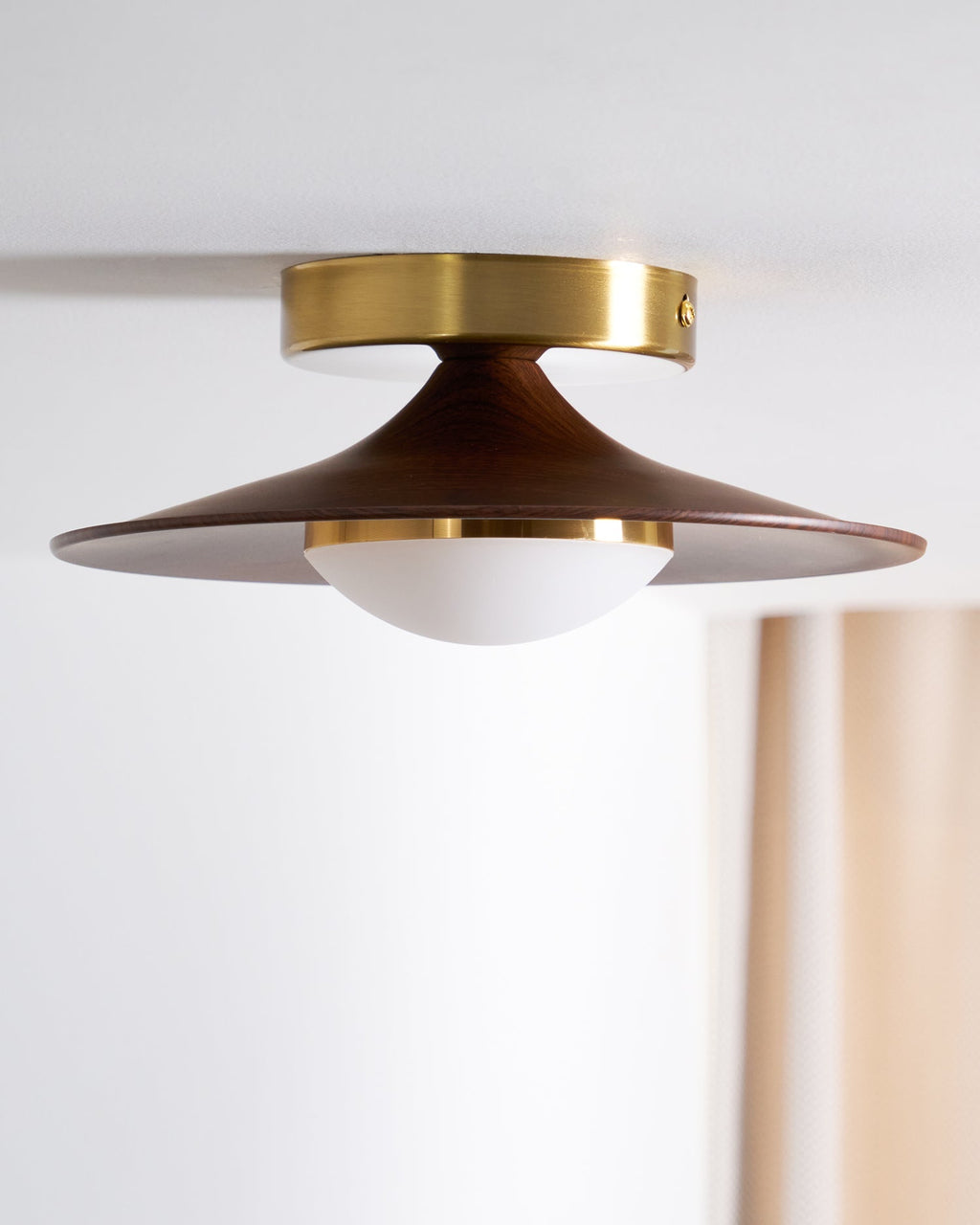 Round LED Ceiling Light With Wood-Look Finish And Gold Frame, 24cm | Temsk