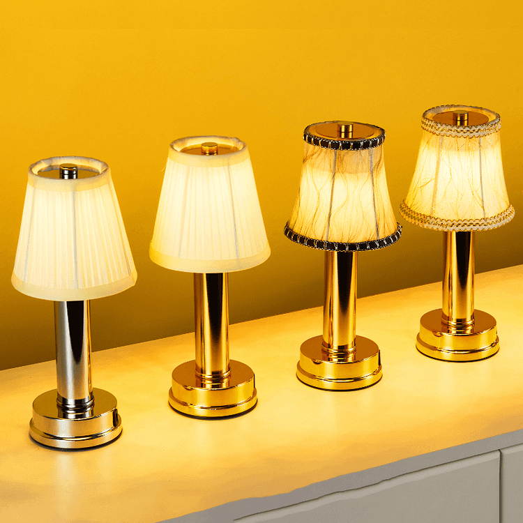 NovaForge CNC-bearbejdet messing trådløs bordlampe med downlight | Temsk