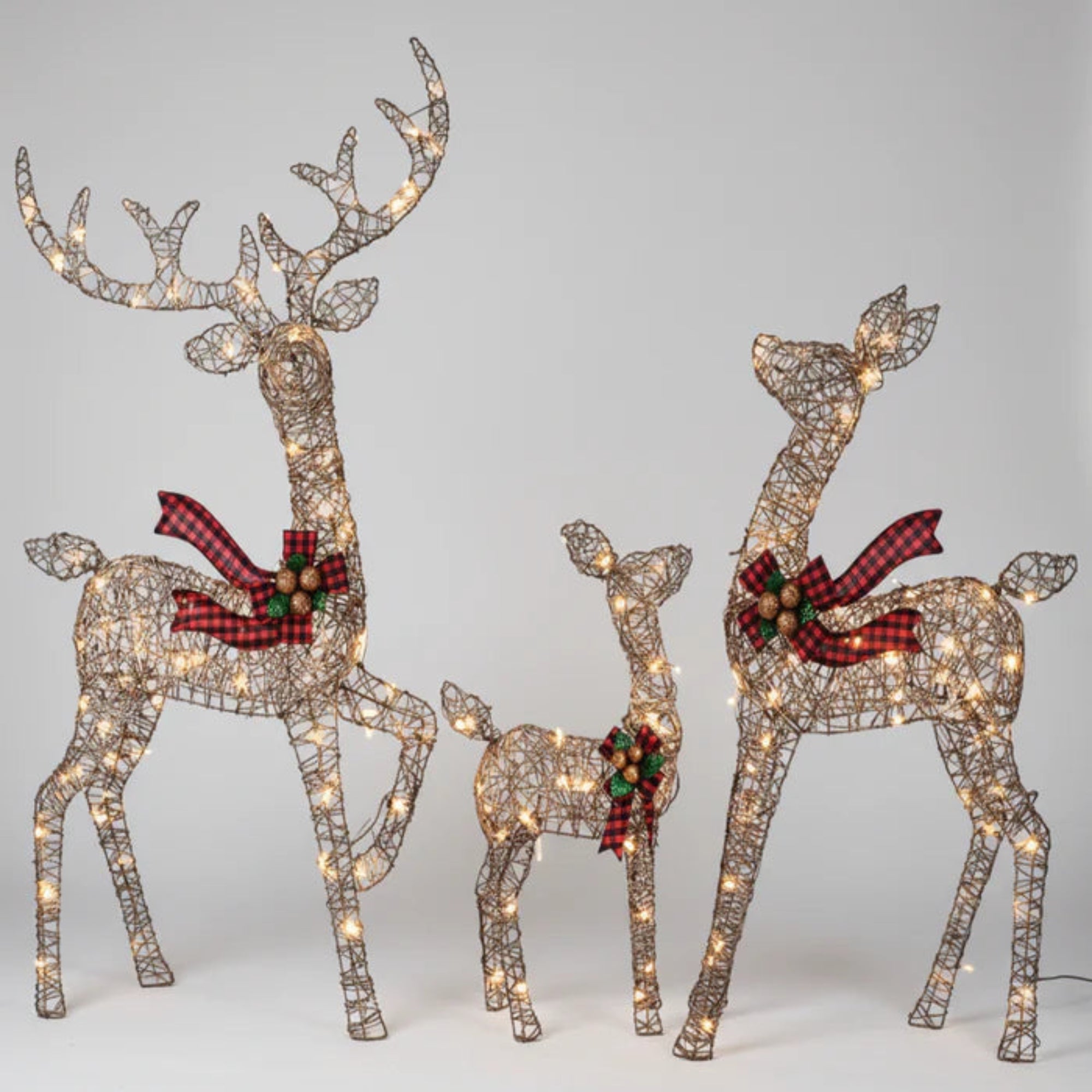 Outdoor Christmas Reindeer Family Display With Lights For Yard | Temsk