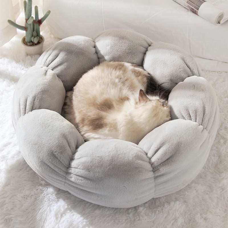 BloomPaws Cat Bed In Flower Shape For Deep Sleep And Relaxation | Temsk