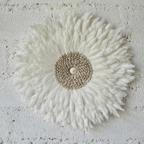 AuroraFeather Chapéu Juju elegante de penas brancas para uma decoração de parede moderna Temsk