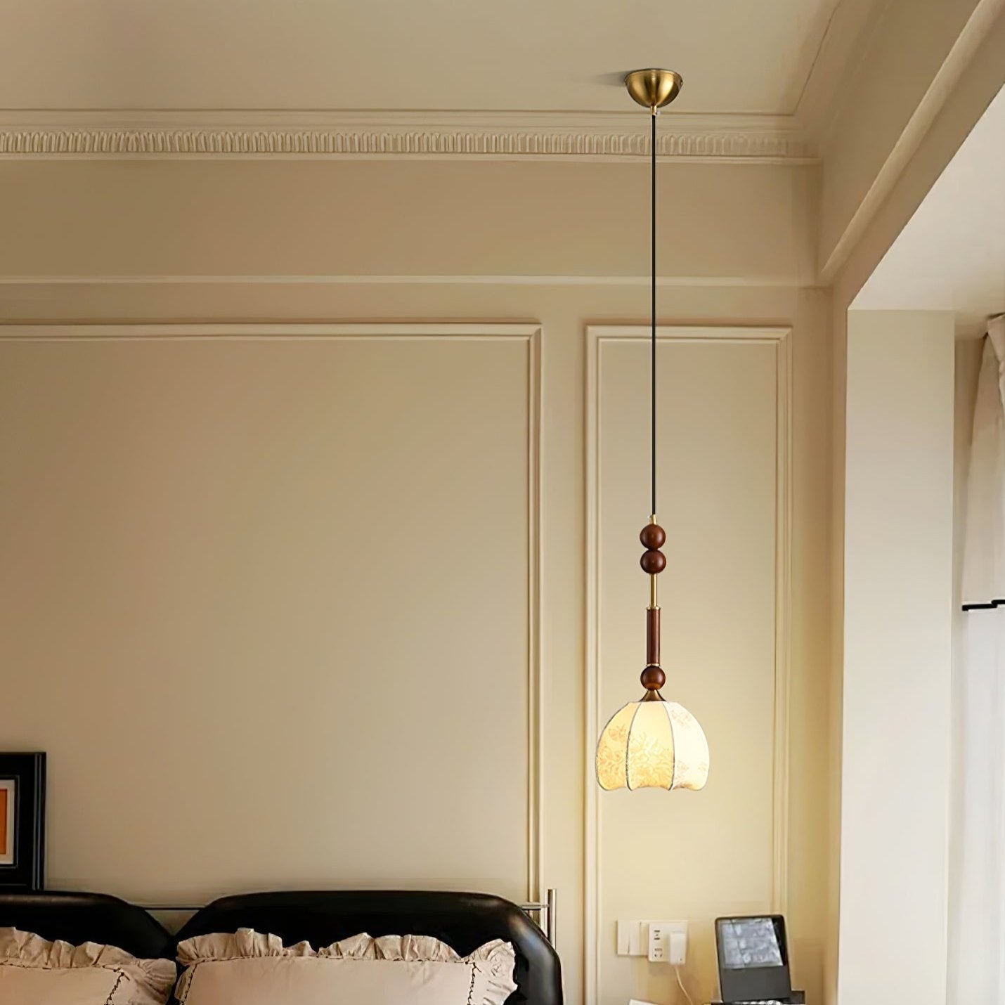 VeroLume Italian Style Pendant Lamp With Warm Glass Shade | Snurv | Temsk
