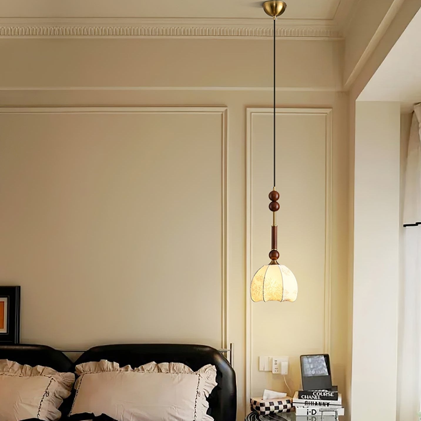 VeroLume Italian Style Pendant Lamp With Warm Glass Shade | Snurv | Temsk