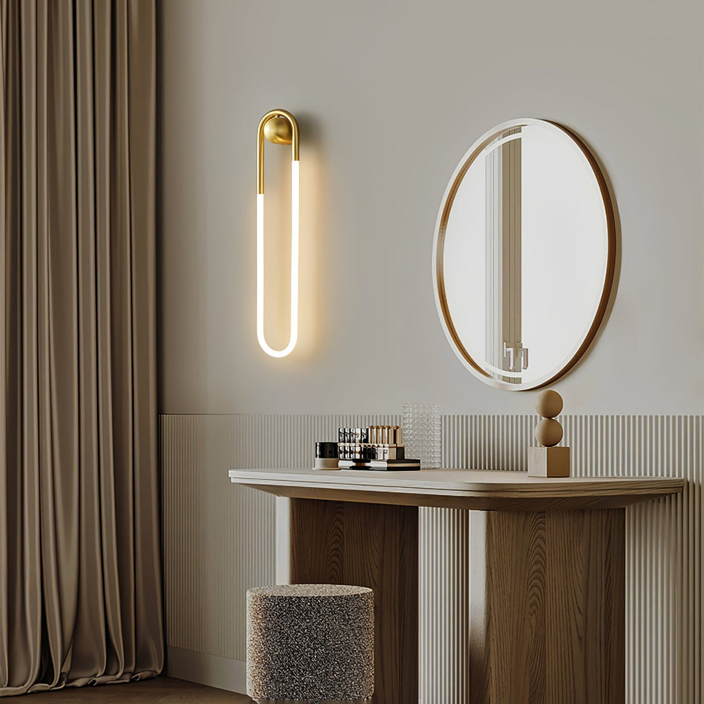 Moderne LED-Wandlampe mit Messing und schwarzem minimalistischen Design | Temsk