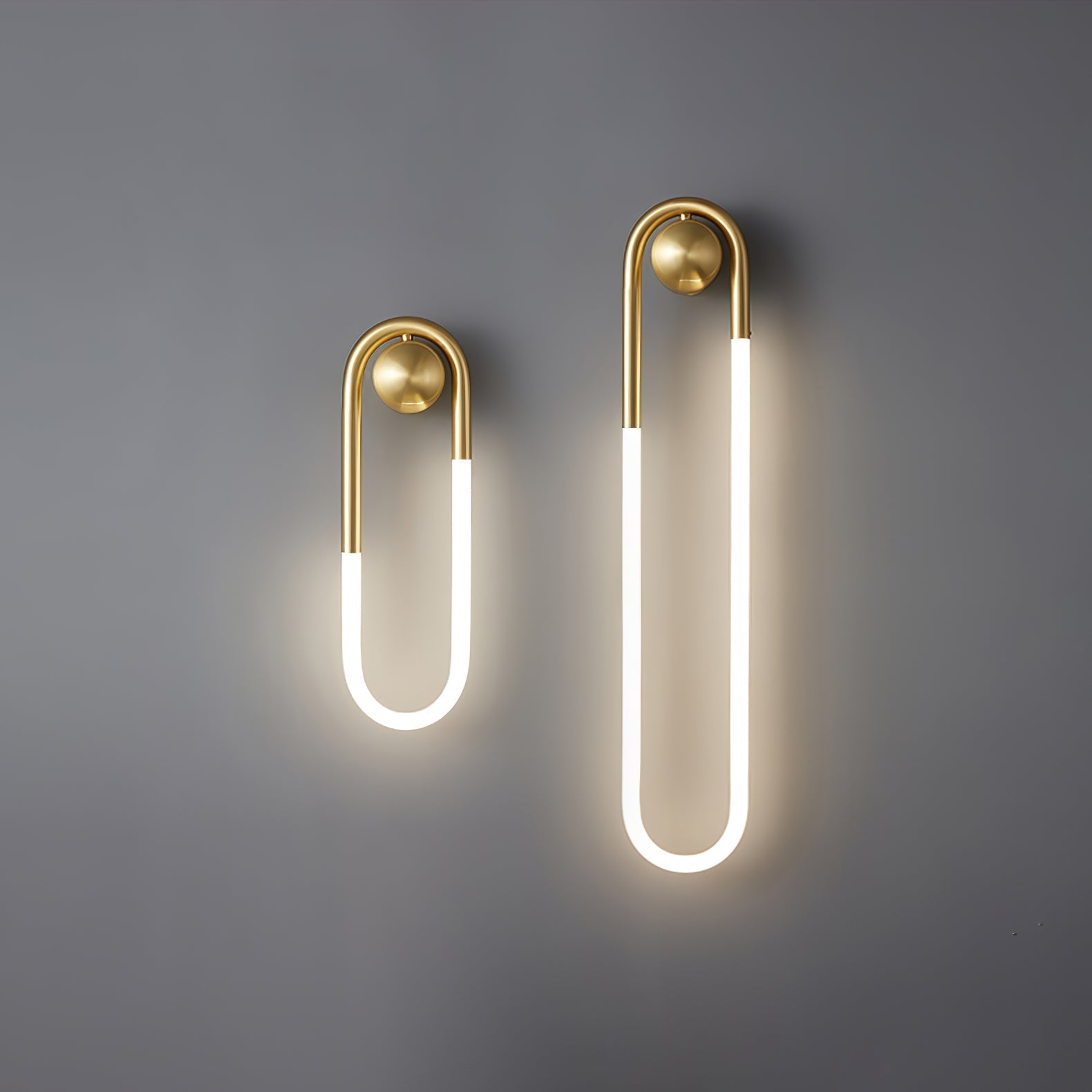 Moderne LED-Wandlampe mit Messing und schwarzem minimalistischen Design | Temsk