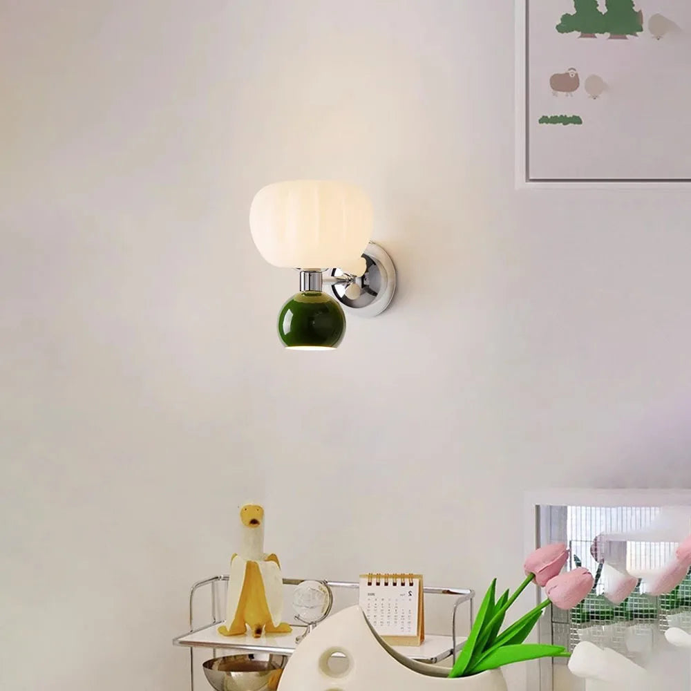 Nordische Kürbis-Wandlampe mit modernem Glas- und Metallschirm | Temsk