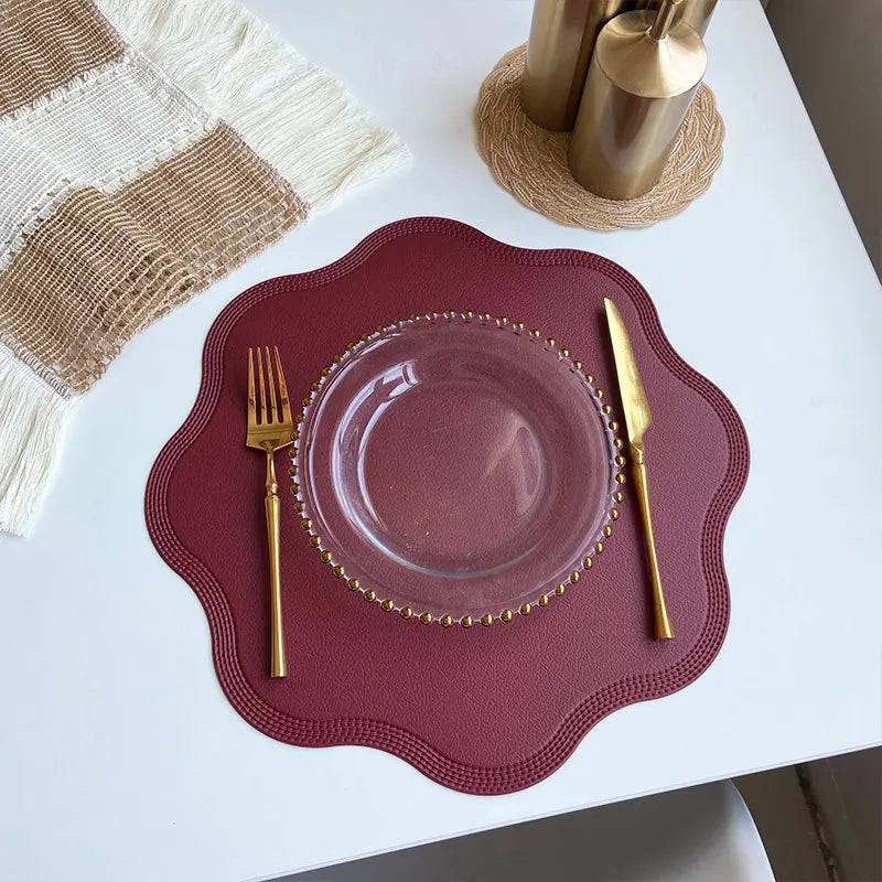 FloraMat elegante runde Platzsets aus Kunstleder mit floralem Präge-Design | Temsk