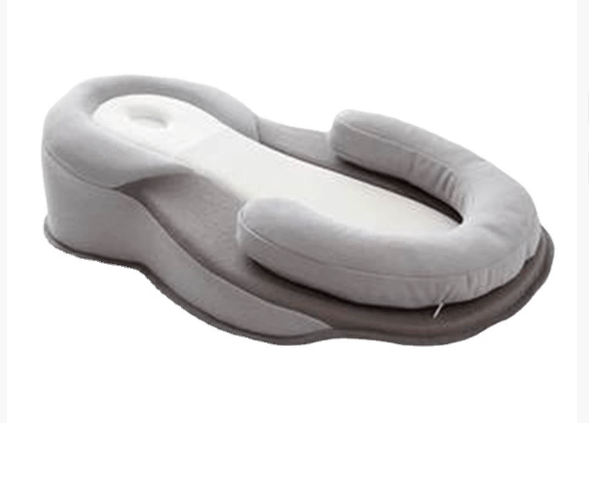 Cuscino ergonomico per neonati NurtureNest per un sonno sicuro | Temsk