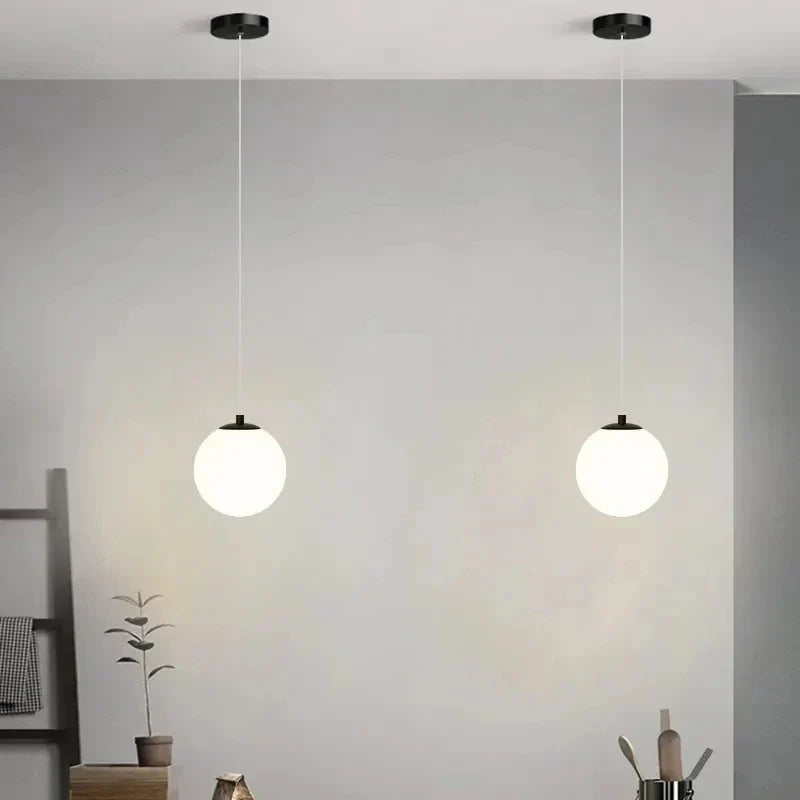 Luna Glas-Kugel-Pendelleuchte im nordisch-modernen Design | Temsk