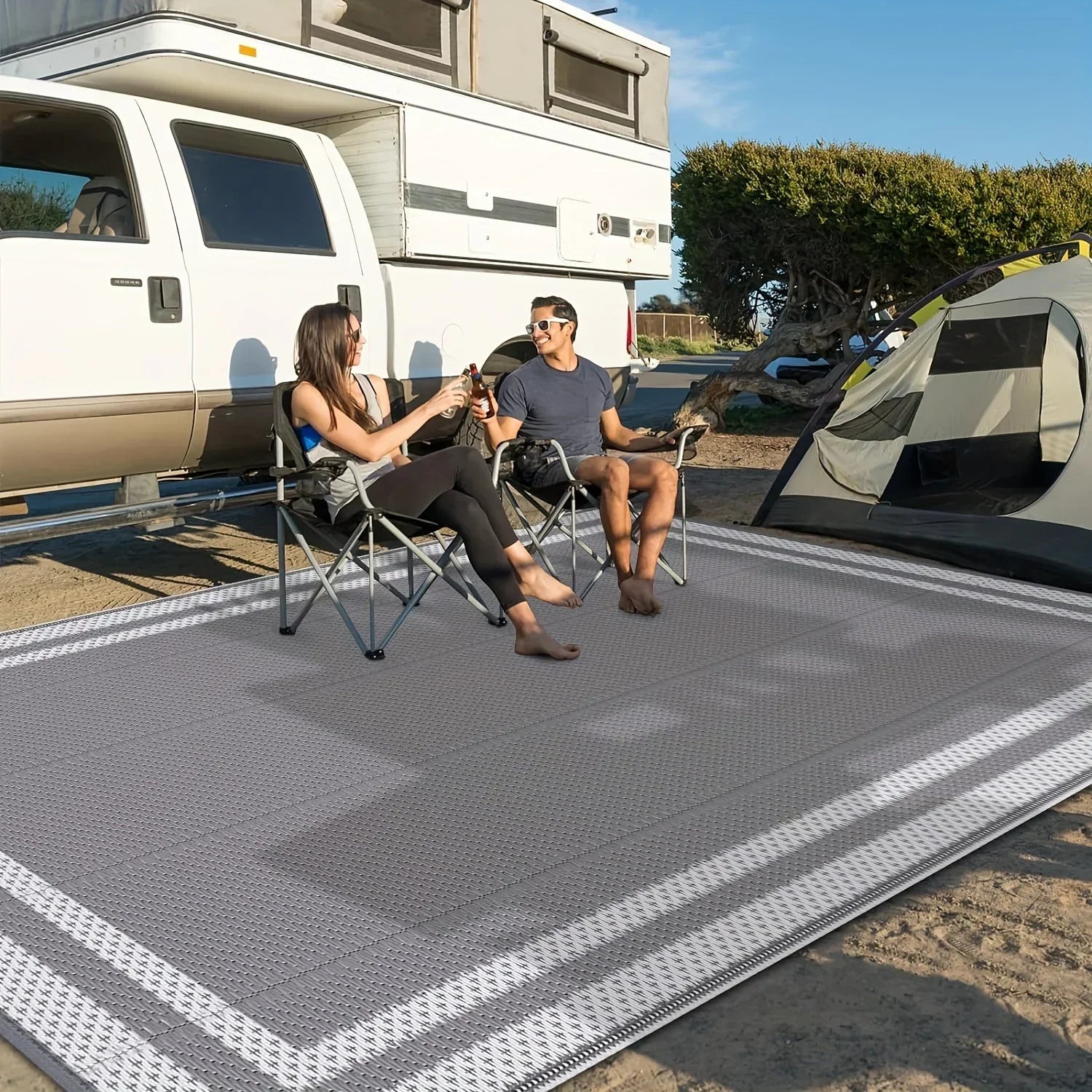 Coastal Retreat grau-weißer wendbarer Outdoor-Teppich für Terrassen | Temsk