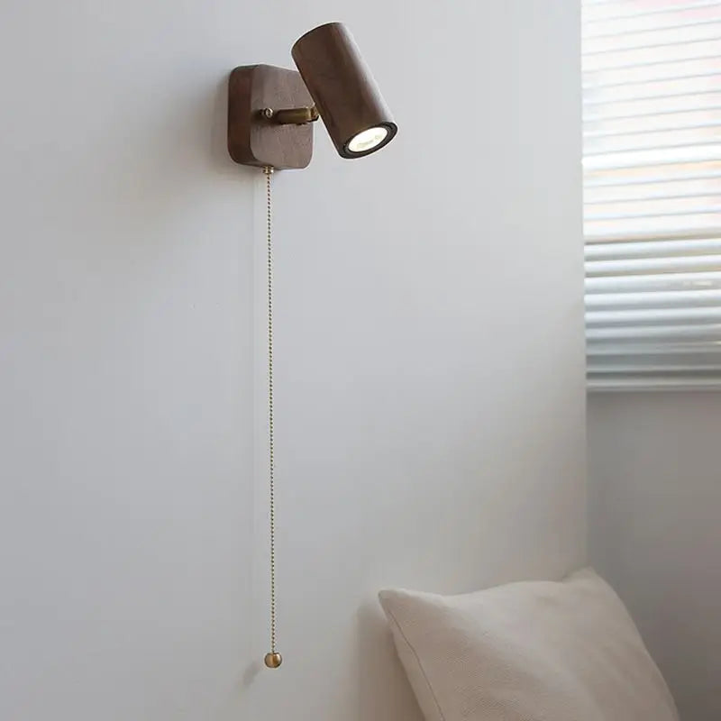 Arlo Walnuss Wandleuchte mit LED-Strahler Retro-Stil | Temsk