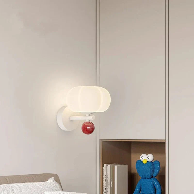 Nordische Kürbis-Wandlampe mit modernem Glas- und Metallschirm | Temsk