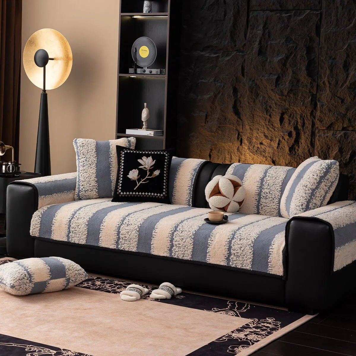 CozyGuard Plush Non-Slip Couch Cover, Universal Sofa Protector Against Hair and Dirt | Temsk