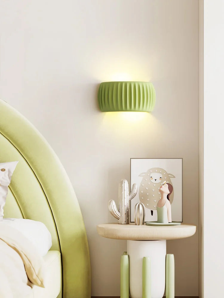 Resin-Wandlampe aus Frankreich mit strukturiertem Wandleuchten-Design | Temsk