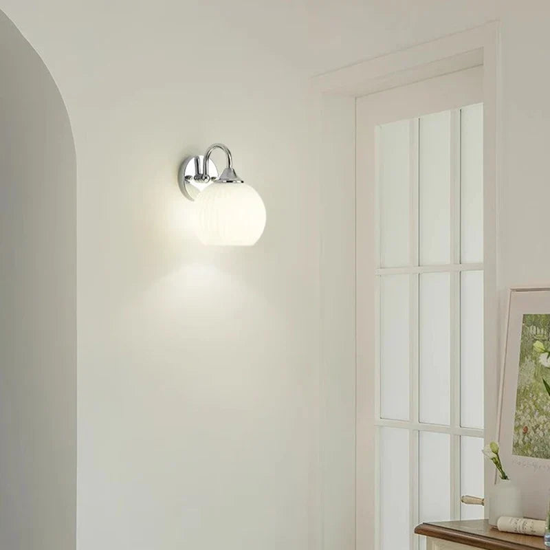Quashion Chrom-Wandlampe mit minimalistischem Stil und sanftem Leuchten | Temsk