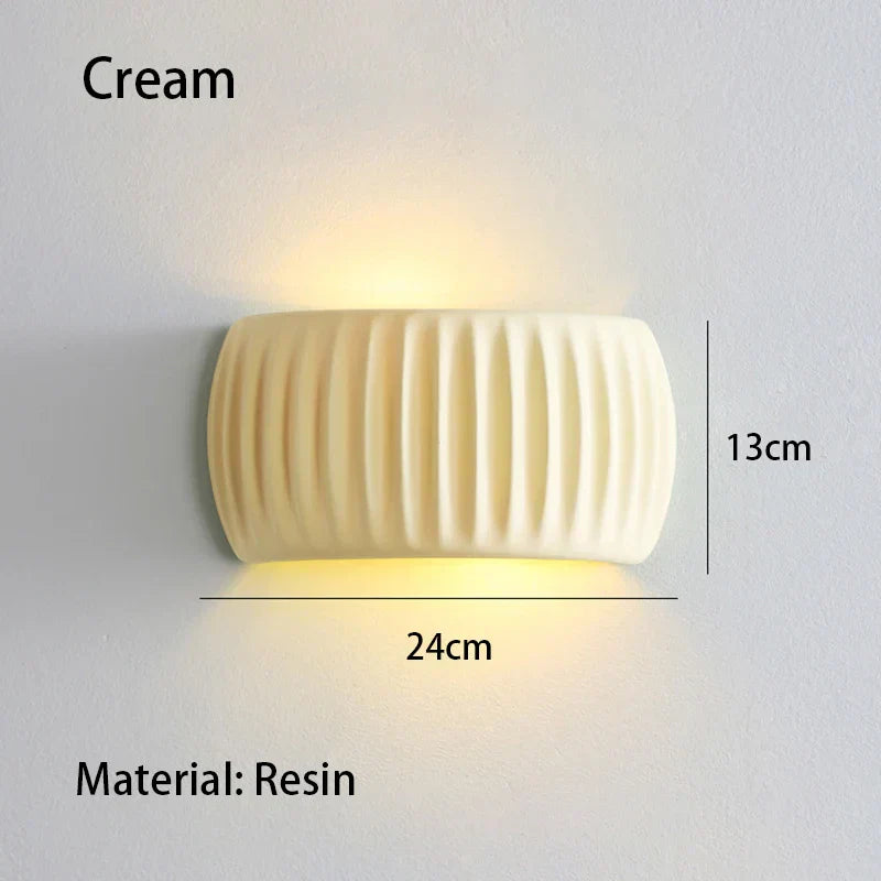 Resin-Wandlampe aus Frankreich mit strukturiertem Wandleuchten-Design | Temsk