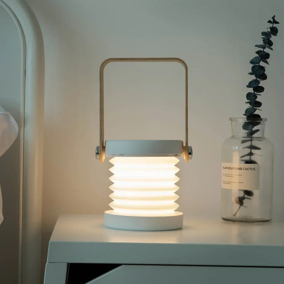 Kreative Laterne mit Holzgriff und faltbarer, wiederaufladbarer Tischlampe | Temsk