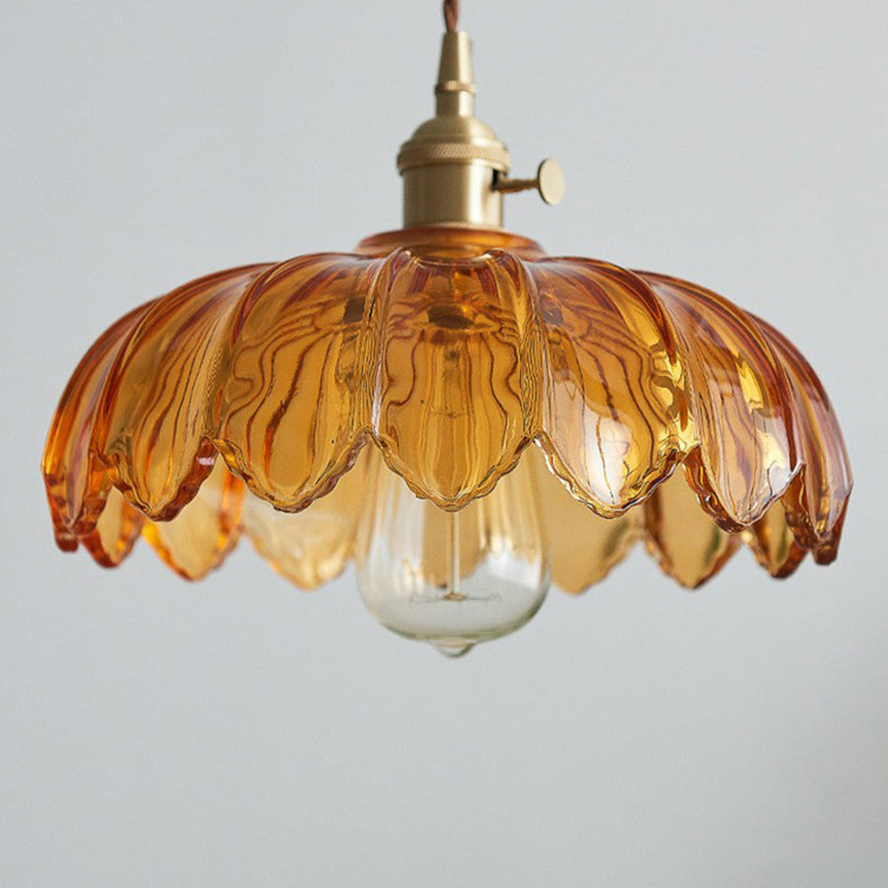 Florale Glas-Pendelleuchte mit Vintage-Charme in farbigem Glas | Temsk