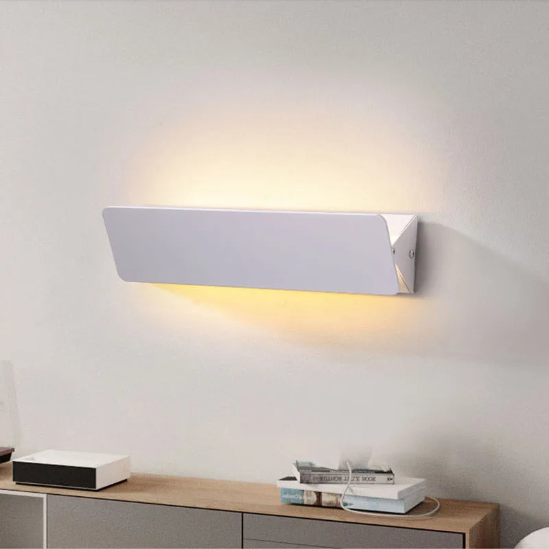 Moderne LED-Wandlampe mit Aluminium-Schwenkarm für zeitgenössische Innenräume | Temsk