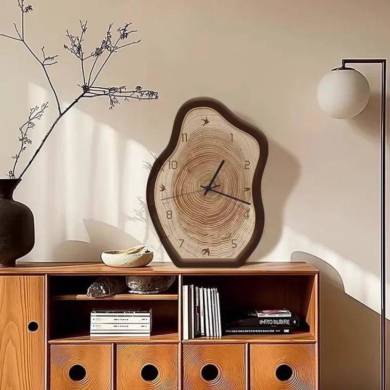 Rustikale Jahresring-Uhr mit Holzmaserungsoptik | Temsk
