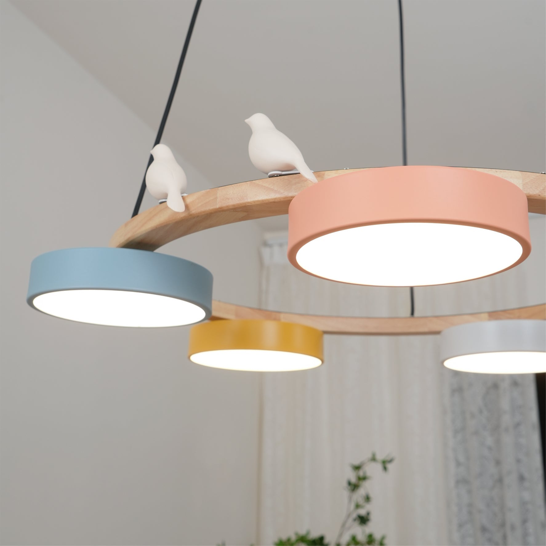 Sienna Vogelrunder Kronleuchter mit naturinspiriertem LED-Licht | Temsk