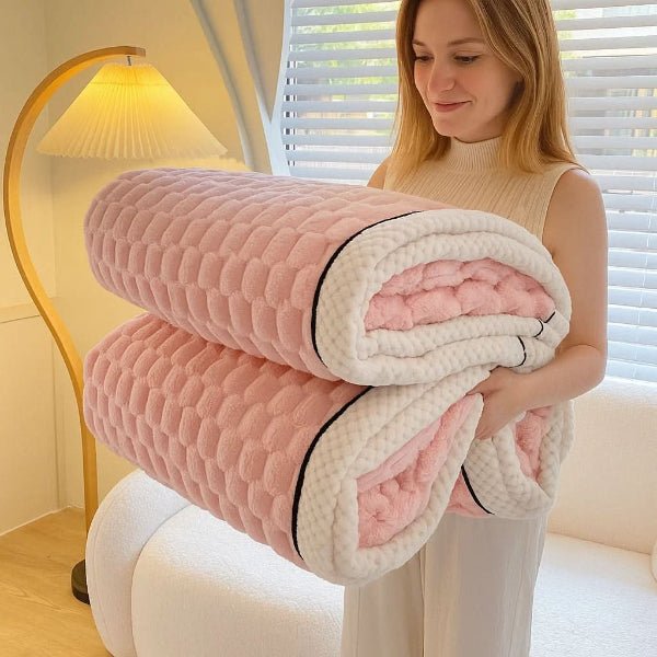 LuxeWeave Blanket Thoughtful Gift With Elegant Texture | Temsk