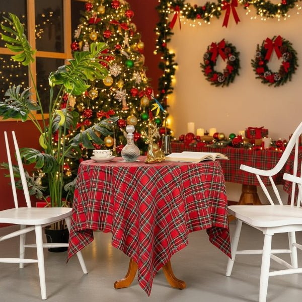 HollyWeave Festive Plaid Tablecloth In Durable Polyester For Christmas Dinner | Temsk