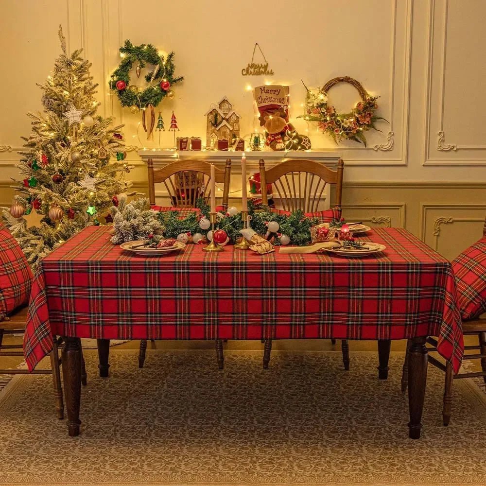 HollyWeave Festive Plaid Tablecloth In Durable Polyester For Christmas Dinner | Temsk